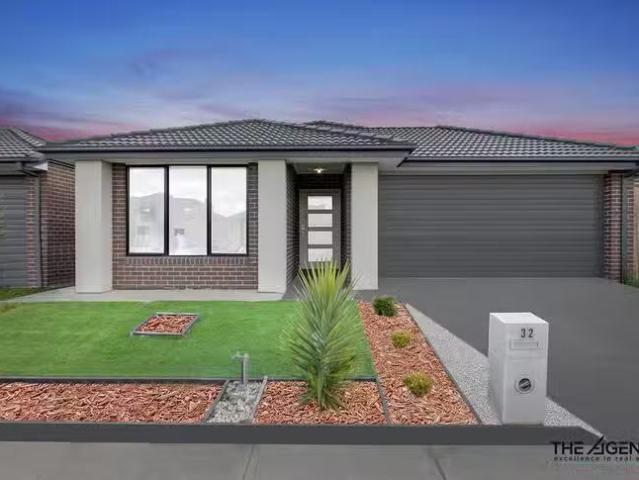 Cheap 4 BR 32 Linacre Crescent, Melton South, VIC 3338
