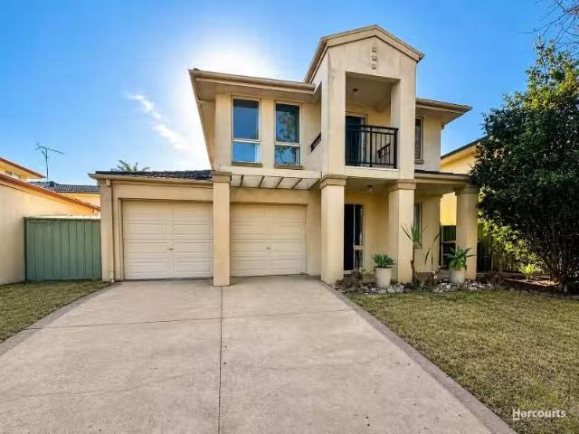 Cheap 4 BR 3 Lakeland Circuit, Harrington Park House for rent.