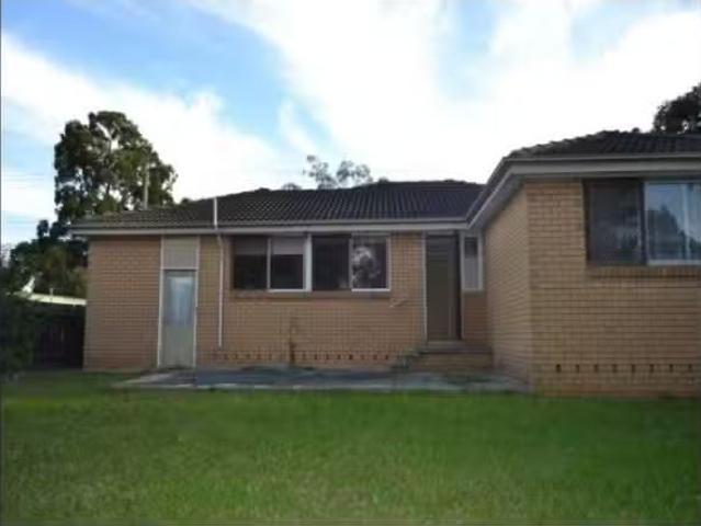 Nice 4 BR 3 Norwich Street, Ingleburn House for rent Listed b.
