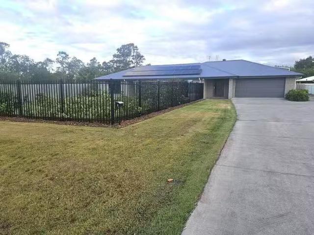 Nice 4 BR 3 Narracort Place, Oxenford, QLD 4210