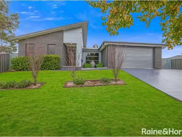 Rental! 4 BR 3 Wagtail Close, TAMWORTH House for rent Listed.