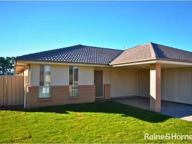 Unique 4 BR 45 Peppermint Drive, WORRIGEE House for rent List.