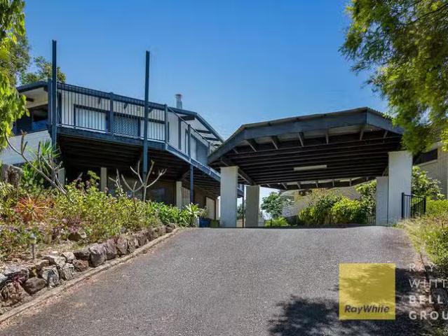 Rental! 4 BR 40 Bates Drive, Birkdale, QLD 4159