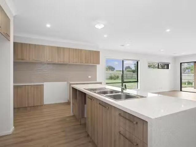 Charming 4 BR 40 Hector Close, Bittern, VIC 3918