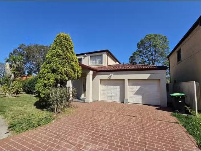 Nice 4 BR 4A Tallowood Avenue, Casula House for rent Listed b.
