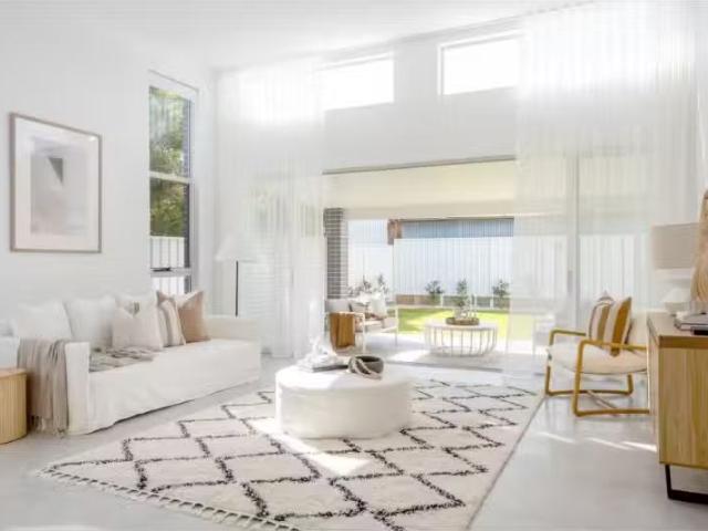 Charming 4 BR 56A Marlo Road, Towradgi Townhouse for rent Lis.