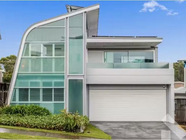 Charming 4 BR 50 Aragan Circuit, Bulli House for rent Listed.