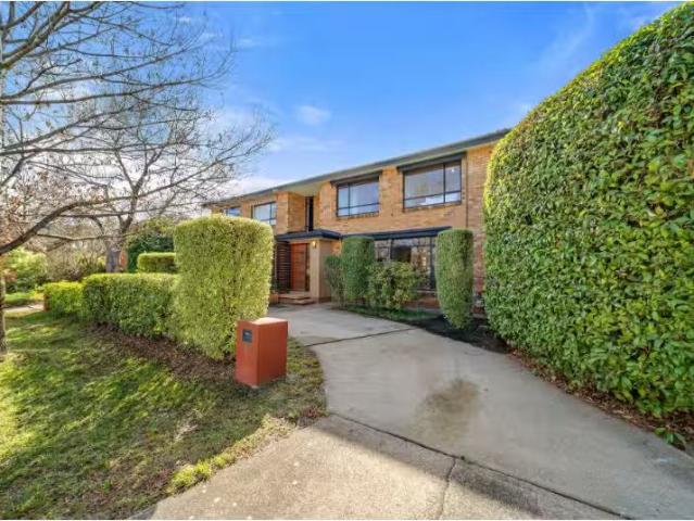 Cheap 4 BR 5 Coxen Street, HUGHES Townhouse for rent Listed b.