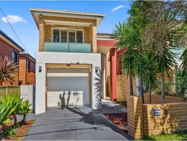 Cozy 4 BR 5 Blackshaw Avenue, MORTDALE Townhouse for rent Lis.