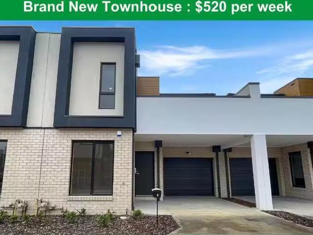 Charming 4 BR 5 Fluorescent Street, South Morang, VIC 3752