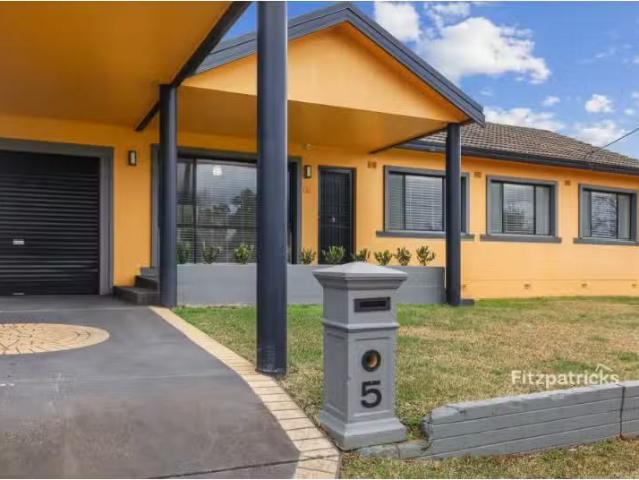 Charming 4 BR 5 Marconi Street, Kooringal House for rent List.