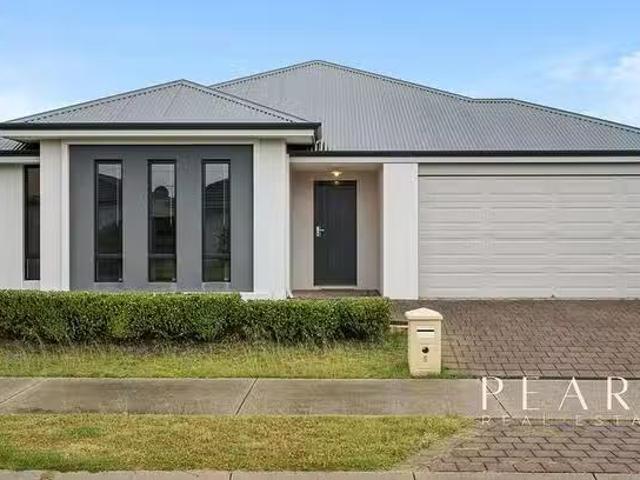 Just in! 4 BR 5 Sunstone Boulevard, Treeby, WA 6164