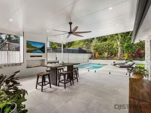 New 4 BR 5 Whitsunday Drive, Currumbin Waters, QLD 4223