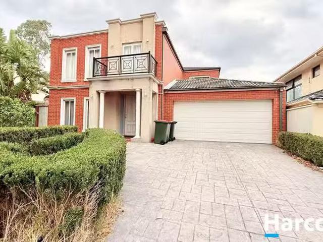 Deal! 4 BR 63 Kinnoull Grove, GLEN WAVERLEY, VIC 3150 House.