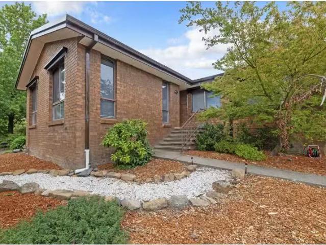 Cheap 4 BR 6 Langley Place, KAMBAH House for rent Listed by C.