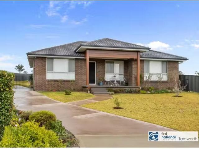 Rental! 4 BR 7 Colombard Drive, TAMWORTH House for rent Liste.