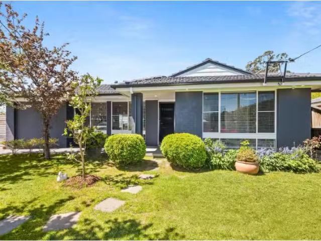 For Rent! 4 BR 7 Orchid Street, Colo Vale House for rent List.