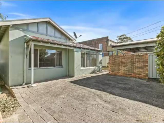 For Rent! 4 BR 80 Agincourt Road, Marsfield House for rent Li.
