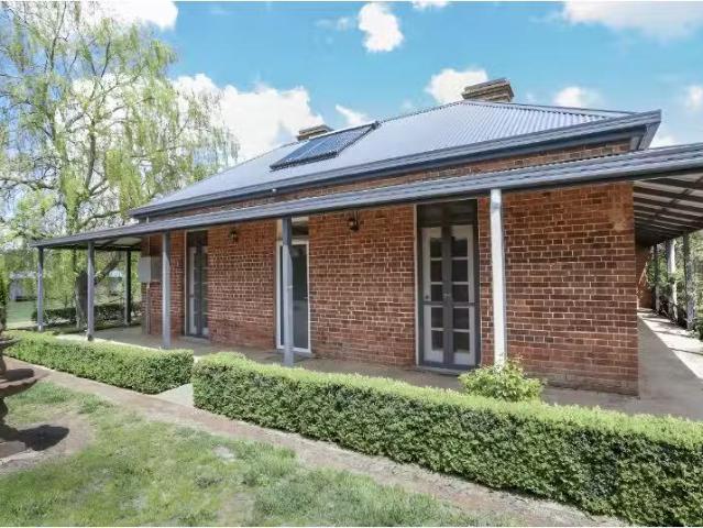 Charming 4 BR 80 Williams Lane, MILLTHORPE House for rent Lis.