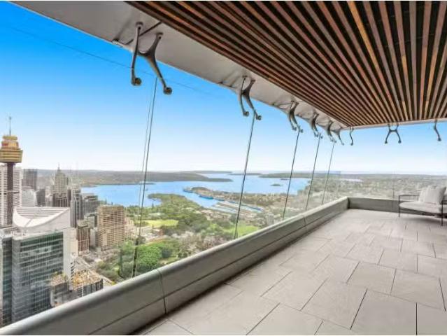 Deal! 4 BR 8202/115 Bathurst, Sydney Apartment for rent Liste.