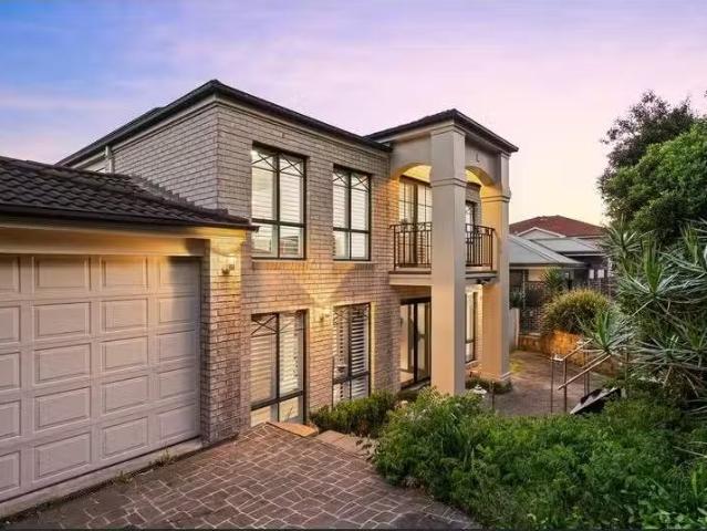 Rental! 4 BR 8 Clementine Place, Mardi House for rent Listed.