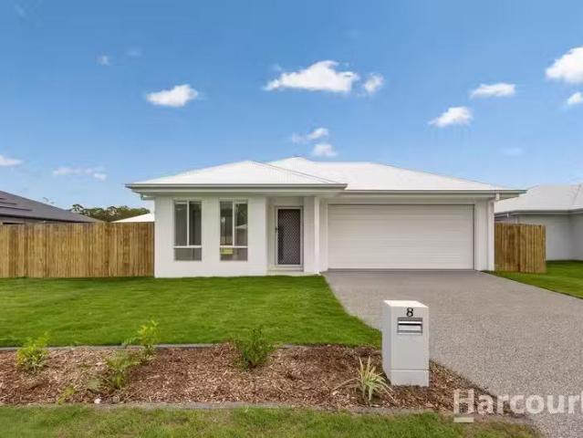 Charming 4 BR 8 Distant Waters Court, BURRUM HEADS, QLD 4659.