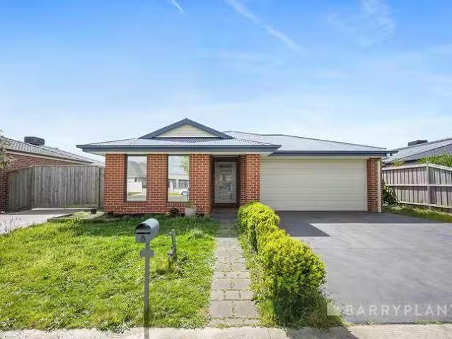 Deal! 4 BR 8 Paramount Drive, Warragul, VIC 3820