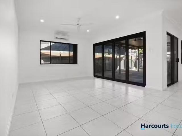 Charming 4 BR 8 Perentie Road, BAYNTON, WA 6714 House for Rent