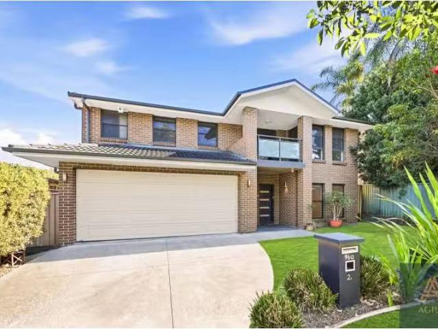 Cozy 4 BR 96A Shanke Crescent, Kings Langley House for rent L.