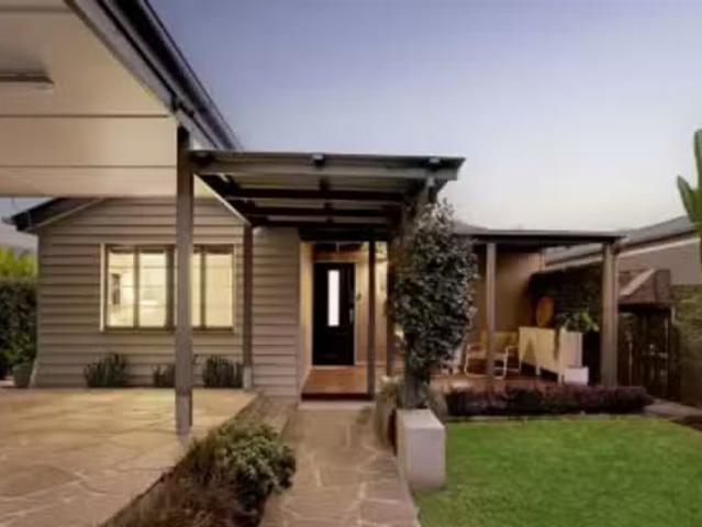 Just in! 4 BR 91 Kennington Road, Camp Hill, QLD 4152