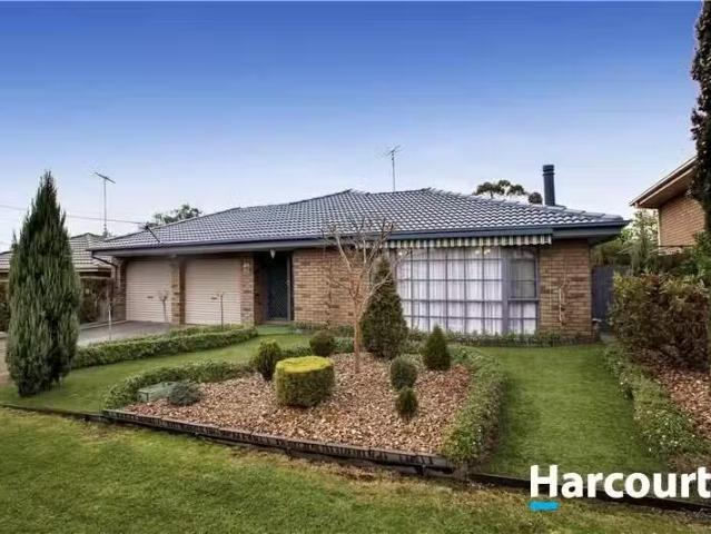 Unique 4 BR 93 Country Club Drive, CLIFTON SPRINGS, VIC 3222.