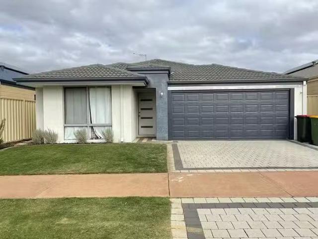 Just in! 4 BR 9 Birch Road, Aubin Grove, WA 6164