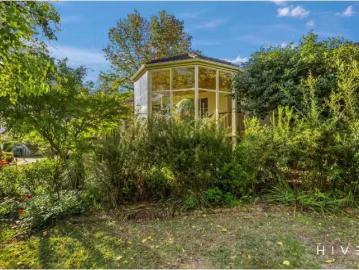 Charming 4 BR 9 Hunter Street, Yarralumla House for rent List.