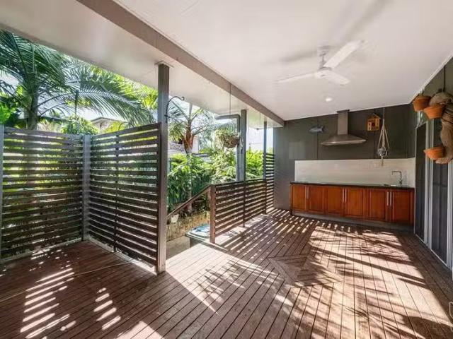 Cheap 4 Clair Court, Taranganba, QLD 4703