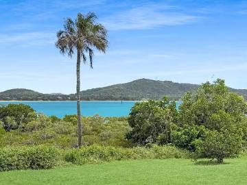 For Rent! 4 Cooper Avenue, Campwin Beach QLD 4737