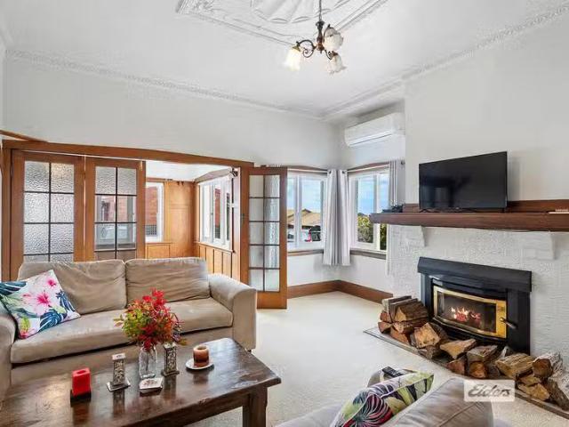 Unique 4 Hodgman Street, Burnie, TAS 7320