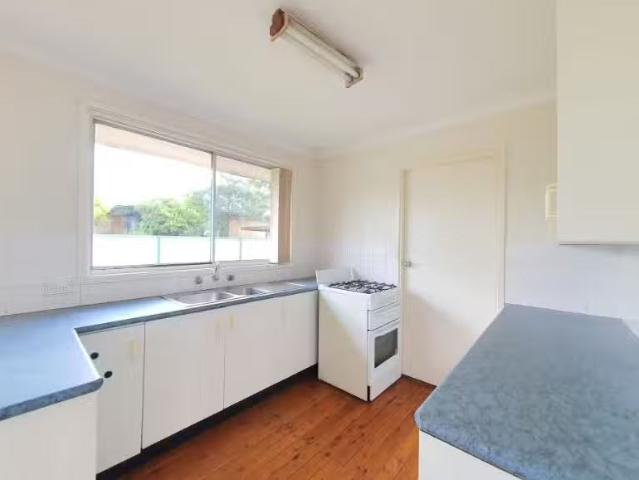 Rental! 4 Pymble Street, DHARRUK House for rent Listed by Sal.
