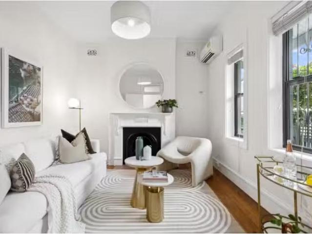 Cheap 4 Prospect Street, NEWTOWN House for rent Listed by Van.