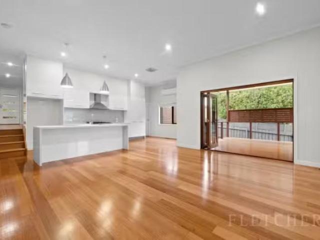 Cheap 4 Regal Terrace, Mooroolbark VIC 3138 House For Lease
