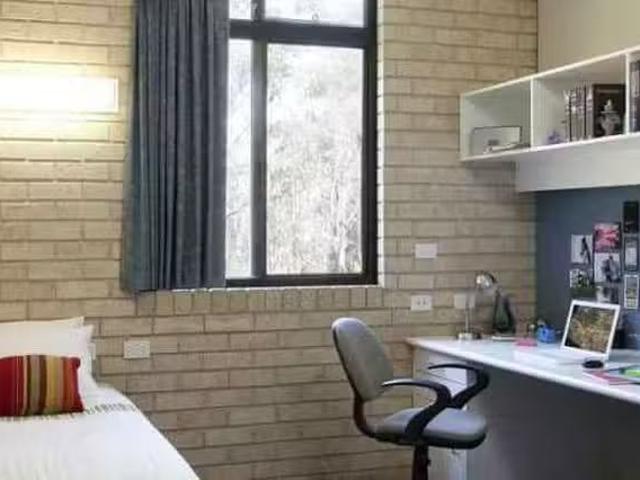 Rental! 4 Rooms 4 Bed Apartment