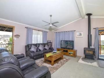 New 4B Mowamba Way, Moonbah House for rent Listed by Julie Hi.