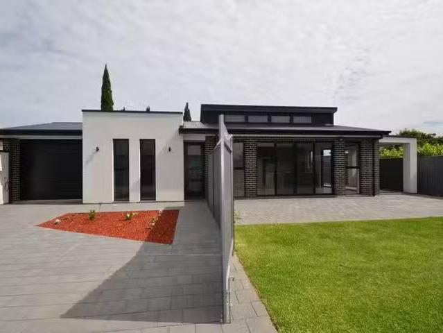 Cozy 53 Robert Street, West Croydon, SA 5008