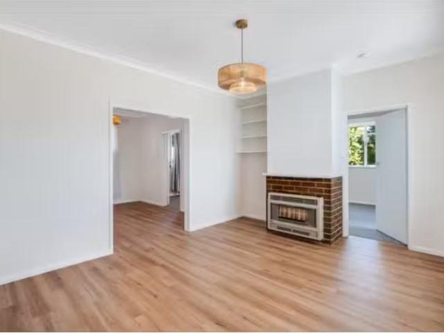 Charming 502 Hill St, WEST ALBURY House for rent Listed by Ap.