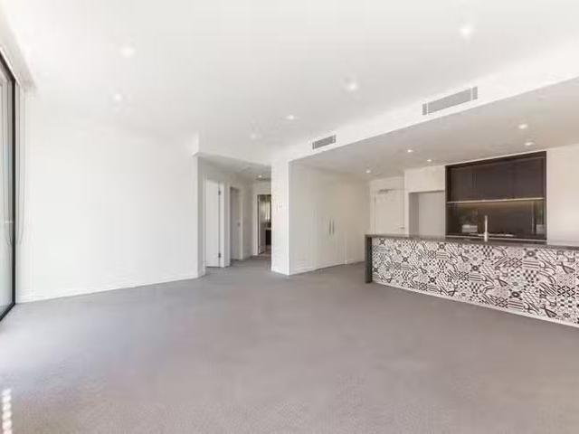 Cozy 505/86 Wigram Road, Forest Lodge, NSW 2037