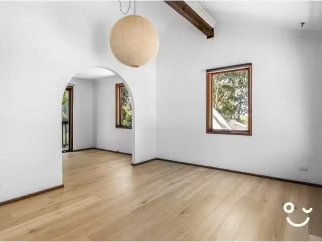 Deal! 50 Highlands Parade, Bulli House for rent Listed by Mia.