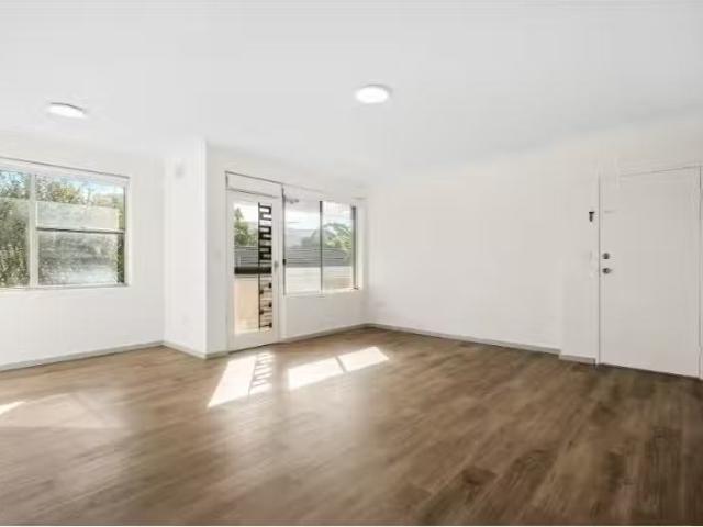 Rental! 5/12 Catherine St, Gwynneville Apartment for rent Lis.
