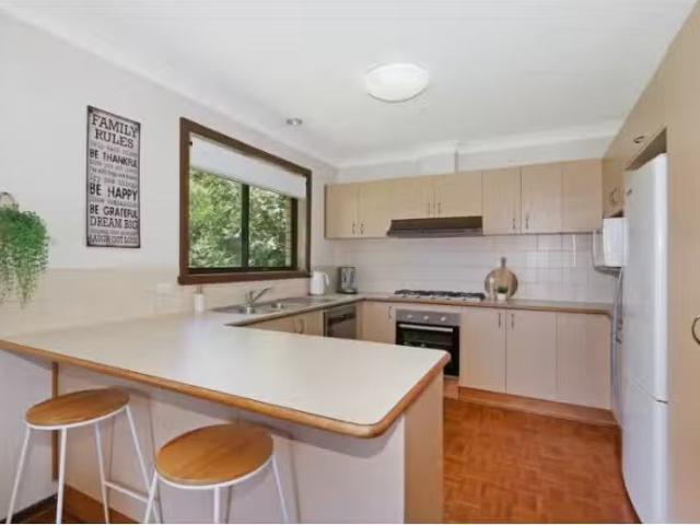 Deal! 512 Kemp Street, LAVINGTON House for rent Listed by Emm.
