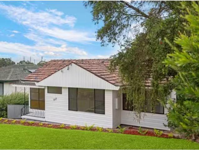 Unique 517 Maitland Rd, Mayfield West House for rent Listed b.