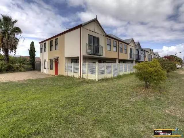 Nice 5/1 Hogarth Street, Cannington, WA 6107