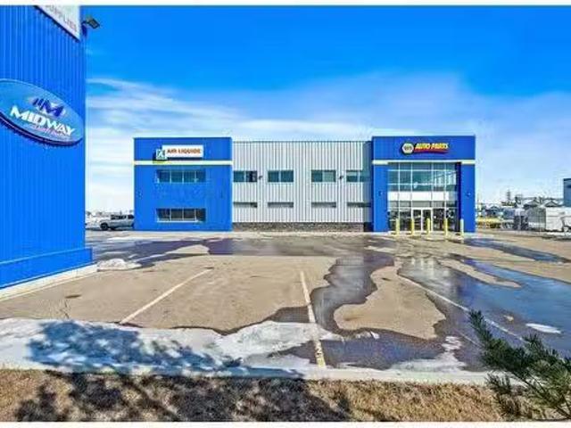 Just in! 5267 67 Avenue, Lloydminster, AB, T9V 3N6 commercia.